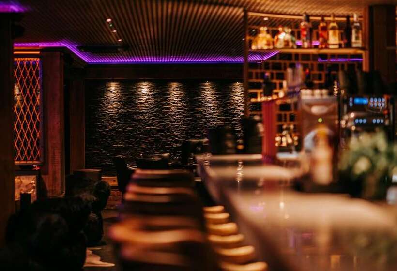 Cave Hotel & Golf Resort