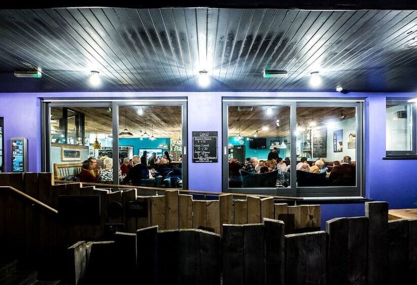 Отель Harbourmaster