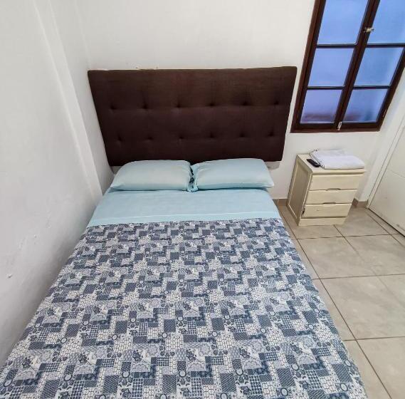 ホテル Hospedaje Nuna   Playa Huanchaco