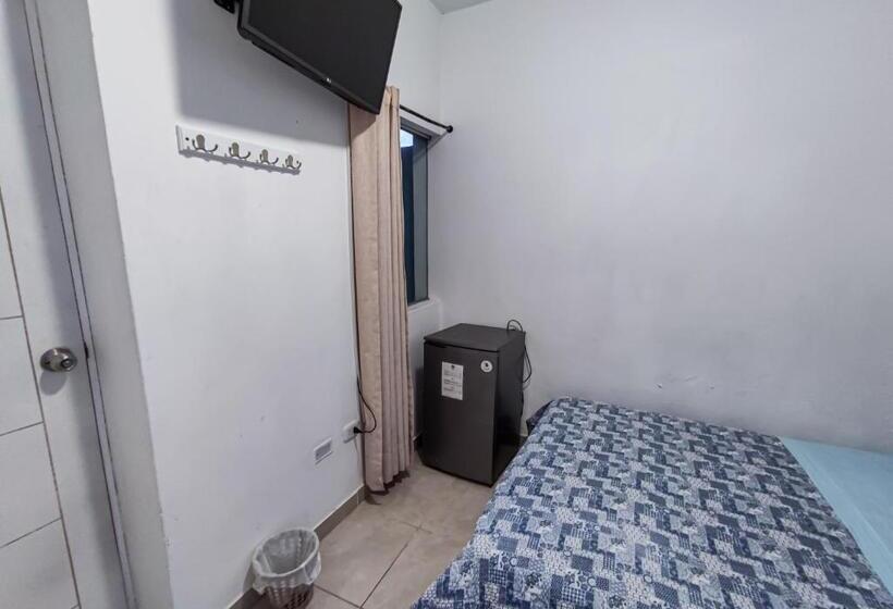 ホテル Hospedaje Nuna   Playa Huanchaco