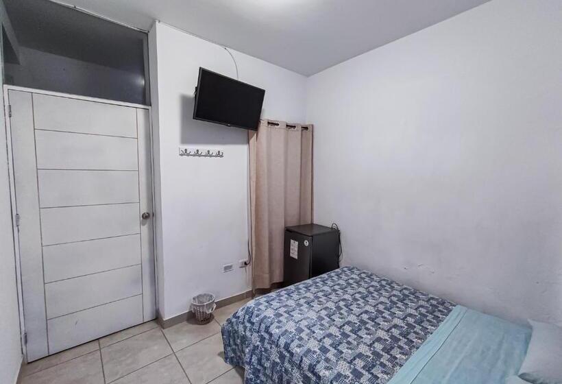 ホテル Hospedaje Nuna   Playa Huanchaco