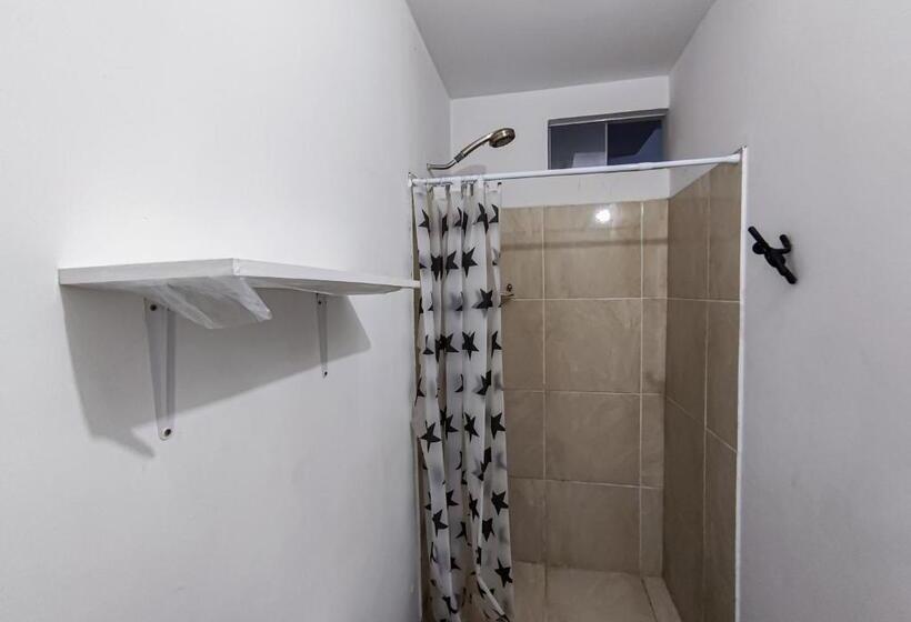 ホテル Hospedaje Nuna   Playa Huanchaco