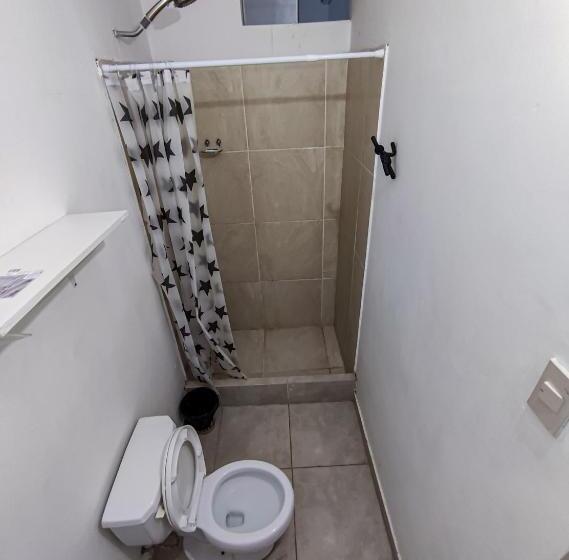 ホテル Hospedaje Nuna   Playa Huanchaco