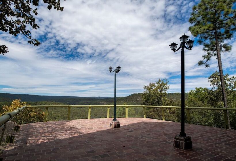 בית מלון כפרי Molinillos Mountain Resort