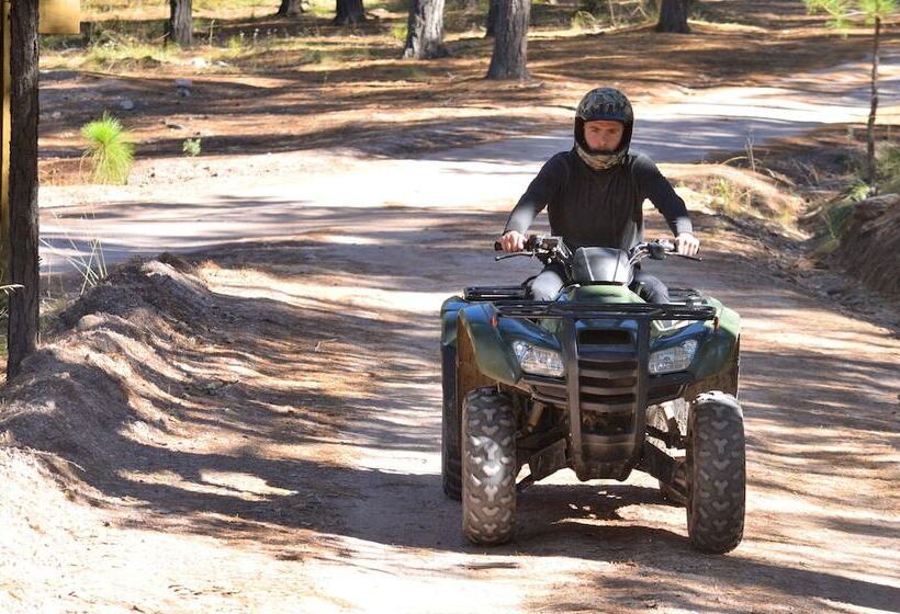 בית מלון כפרי Molinillos Mountain Resort