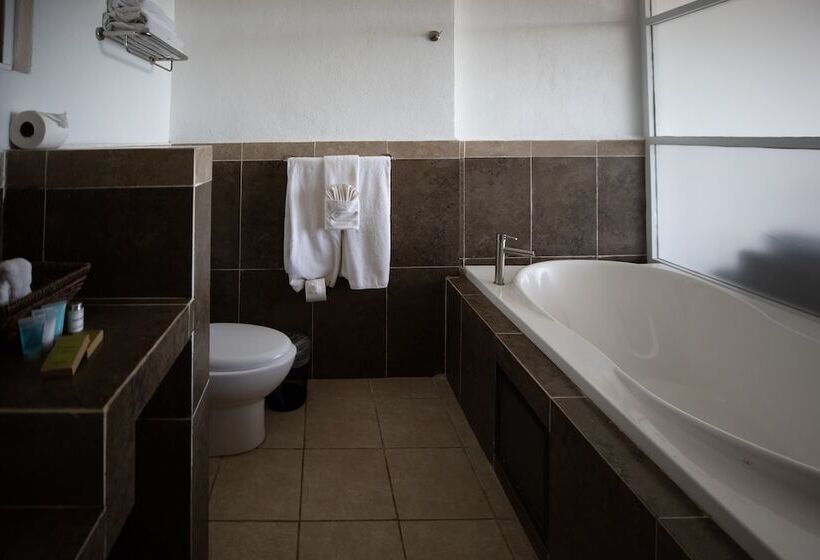 בית מלון כפרי Molinillos Mountain Resort