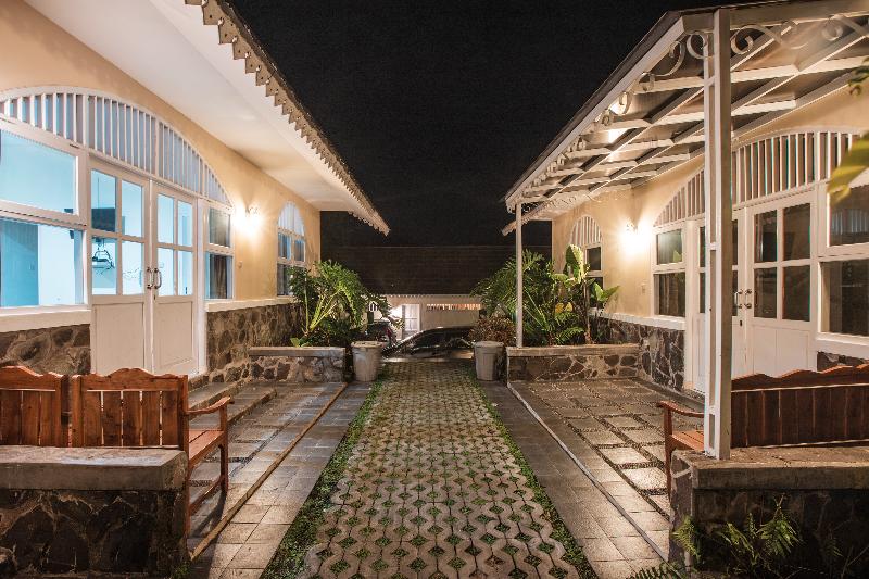 בית מלון כפרי D Oasis Mountain Resort