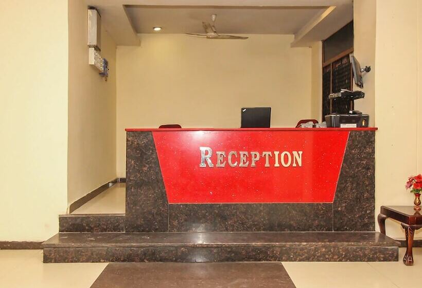 Hotel Oyo 7343 Al Shareef Palace