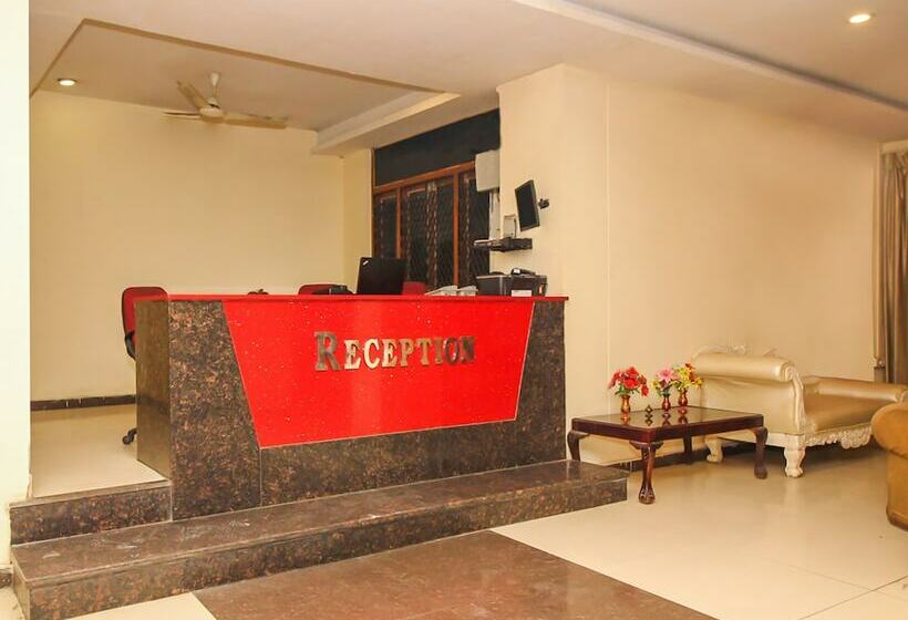 Hotel Oyo 7343 Al Shareef Palace