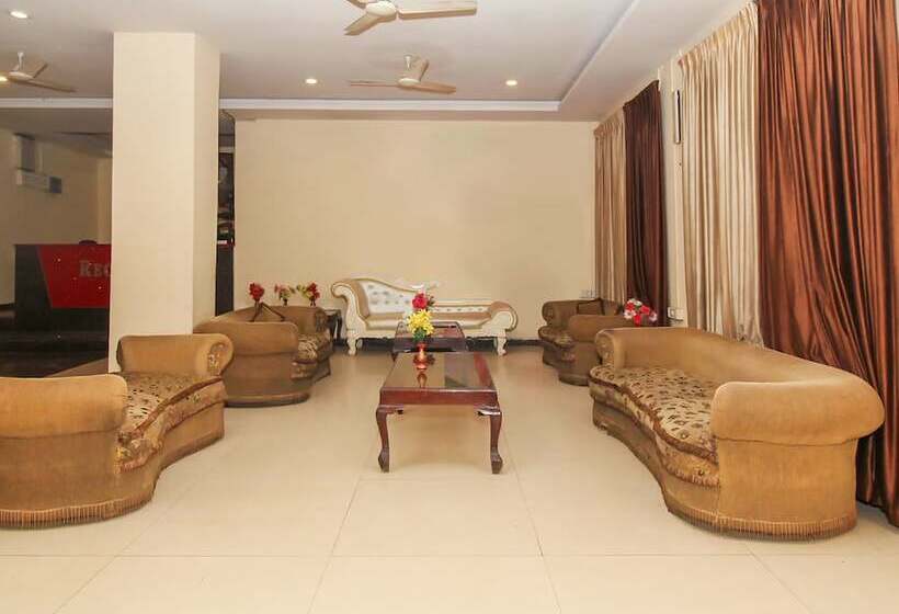 Hotel Oyo 7343 Al Shareef Palace