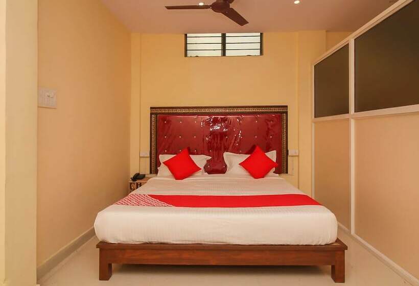 Hotel Oyo 7343 Al Shareef Palace