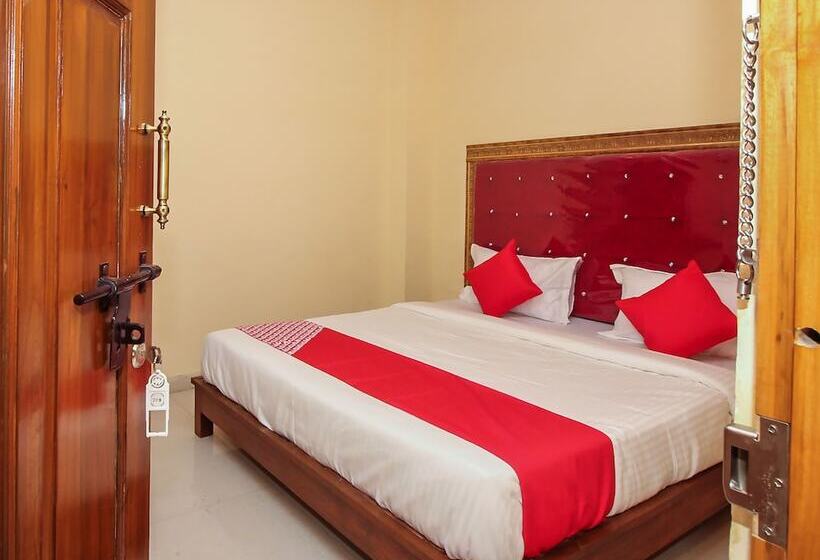 Hotel Oyo 7343 Al Shareef Palace