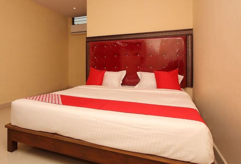 Hotel Oyo 7343 Al Shareef Palace