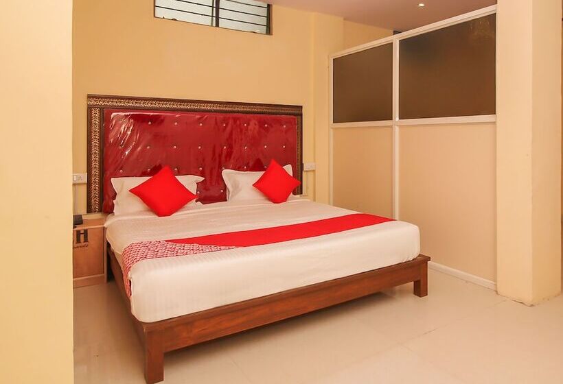 Hotel Oyo 7343 Al Shareef Palace