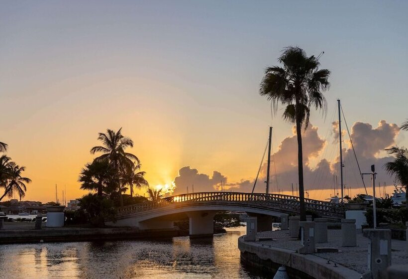 فندق Port De Plaisance Resort, Trademark Collection By Wyndham