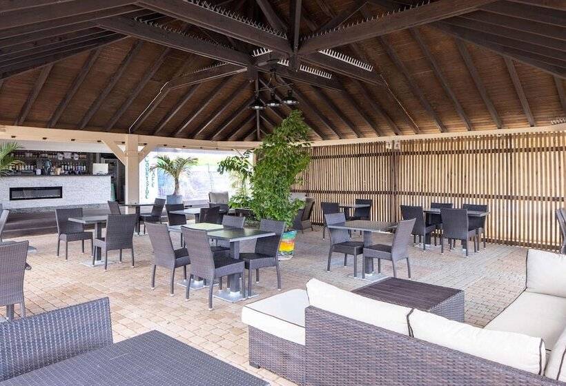 فندق Port De Plaisance Resort, Trademark Collection By Wyndham