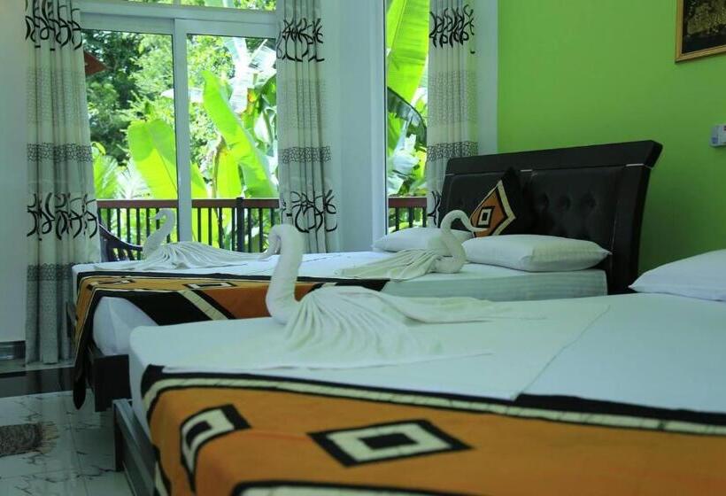 فندق River Front