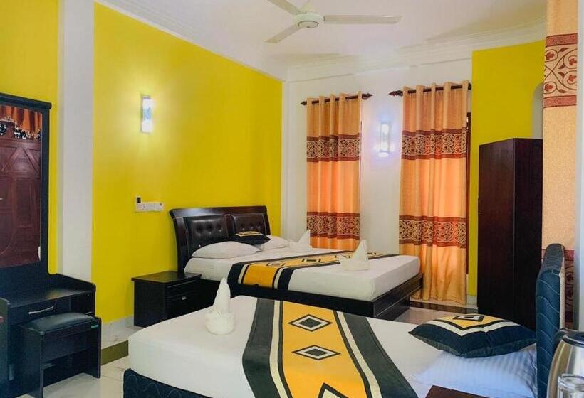 فندق River Front