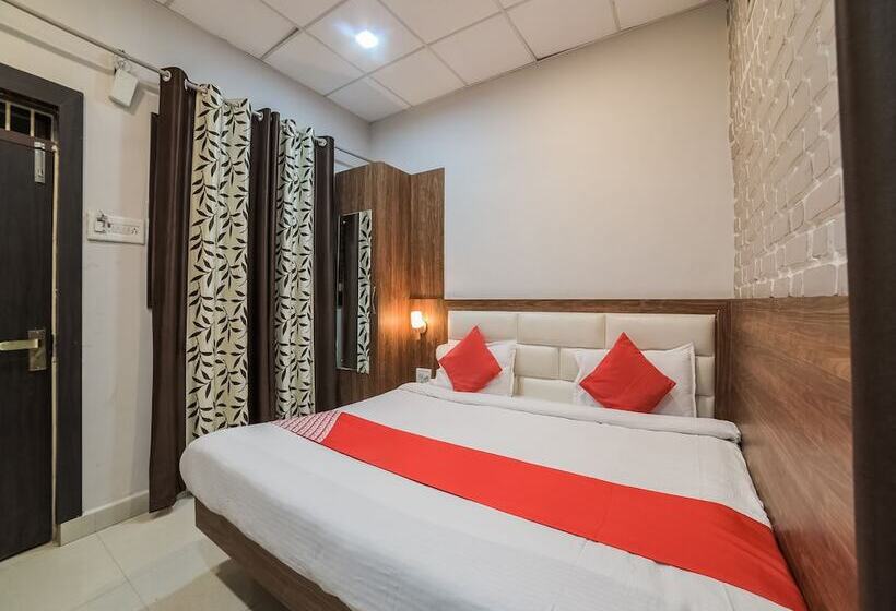 Oyo 23178 Hotel Raj Mandir