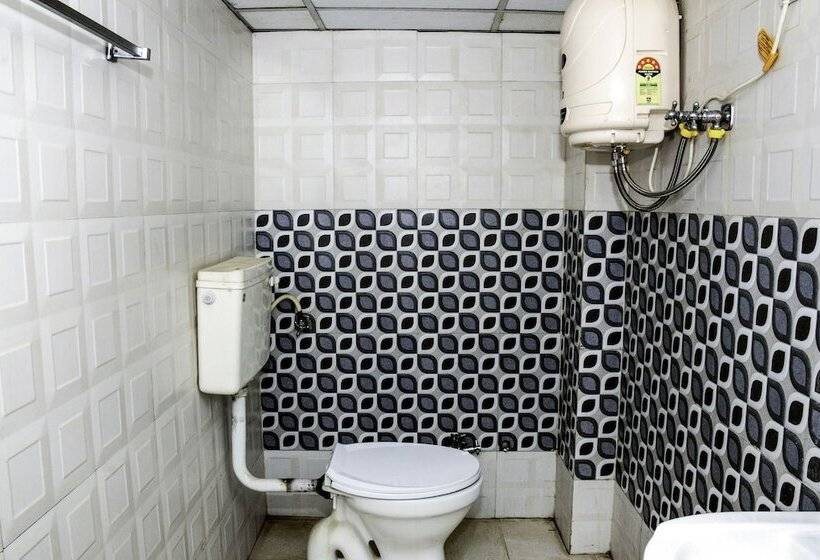 Oyo 23178 Hotel Raj Mandir