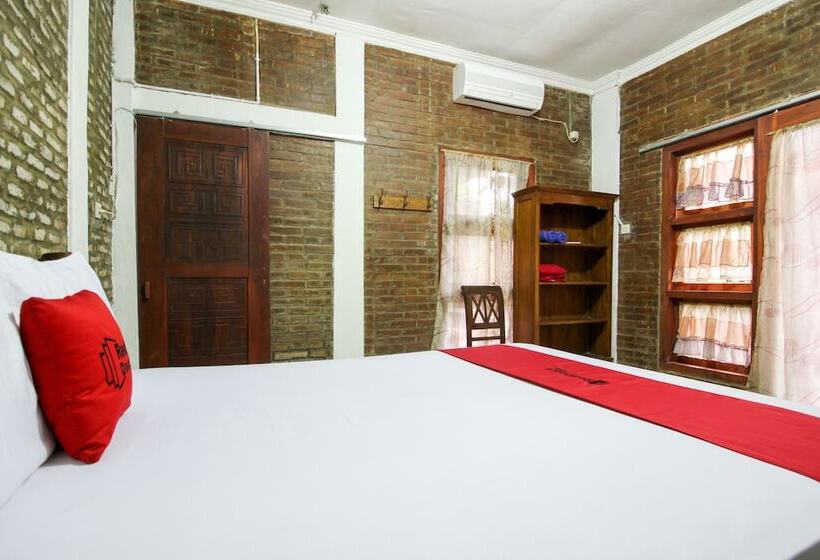 Пансион Reddoorz Near Rumah Sakit Wirosaban