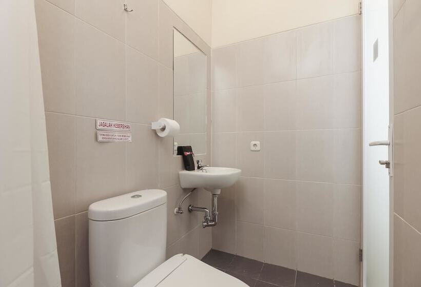 펜션 Reddoorz Near Soekarno Hatta Airport