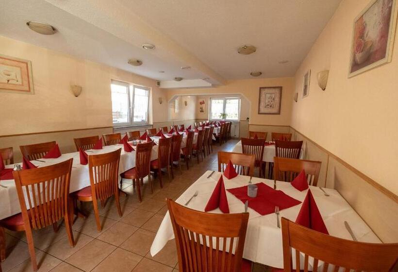 Schnitzelhaus Und Pension Stadt Rosbach