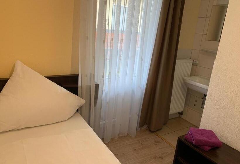 Schnitzelhaus Und Pension Stadt Rosbach