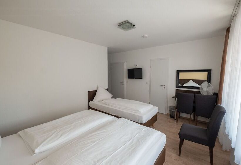 Schnitzelhaus Und Pension Stadt Rosbach