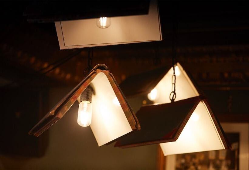 هتل Counting House