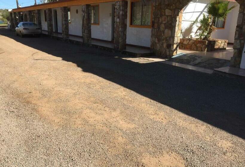 ホテル Cuesta Real