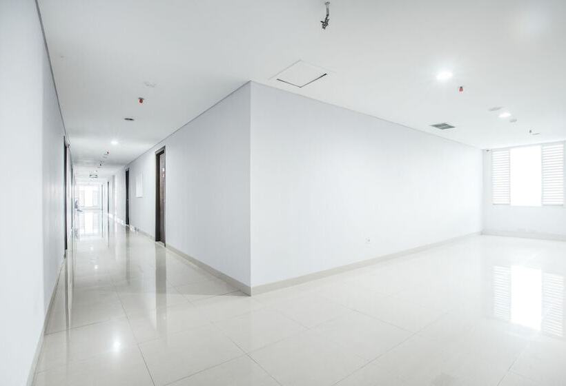 فندق Collection O The Enviro Cikarang