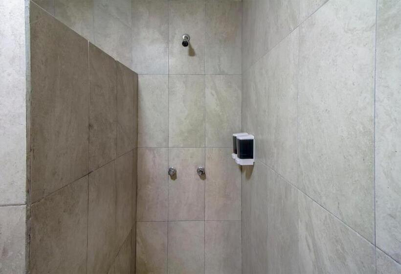 Отель Capital O Plaza Galindo