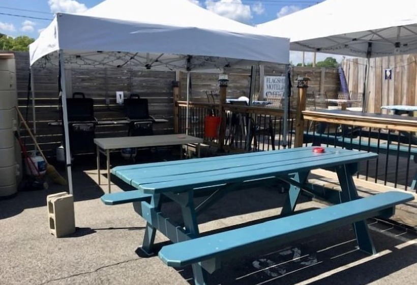 فندق Seagrass Inn