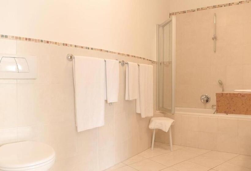 Отель Villa Laurus