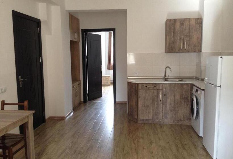 پانسیون Continental