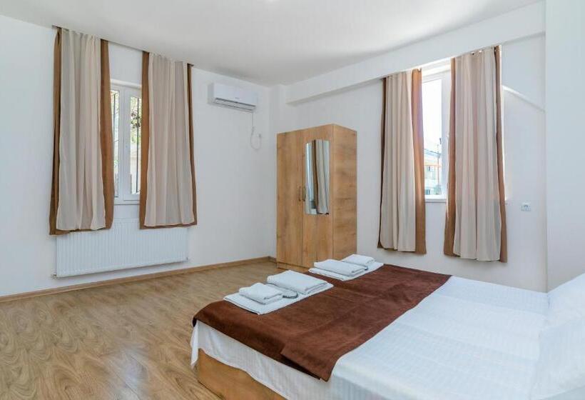 پانسیون Continental