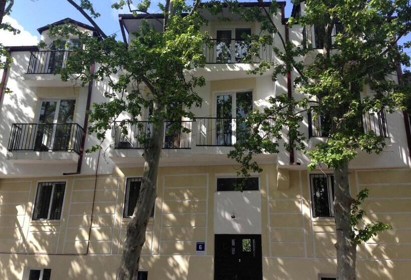 پانسیون Continental