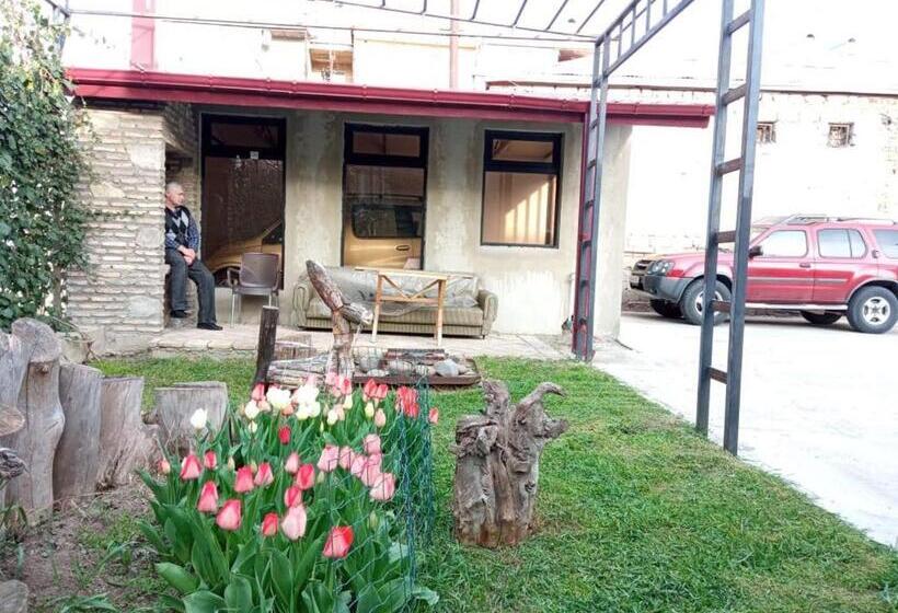 پانسیون Continental