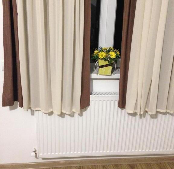 پانسیون Continental