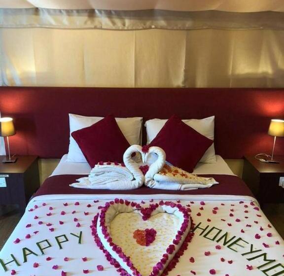 פנסיון Dbambookamp Desa Wisata Ekang