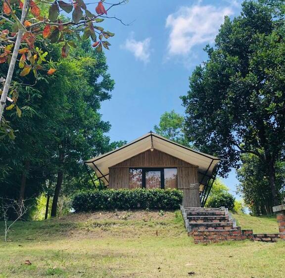 פנסיון Dbambookamp Desa Wisata Ekang