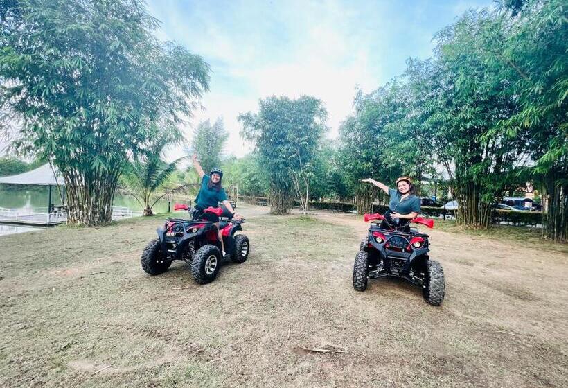 פנסיון Dbambookamp Desa Wisata Ekang