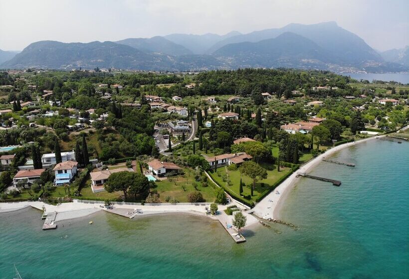 リゾートホテル Lamasu Rioverde   Lago Di Garda
