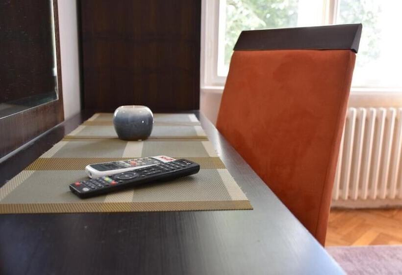 هاستل Exit Labirint Centar