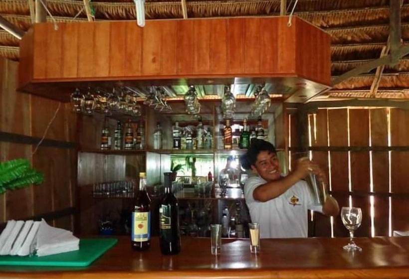 ユースホステル Wimba Jungle Lodge