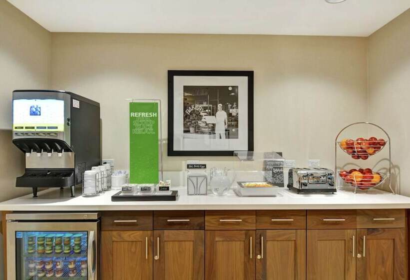 Отель Hampton Inn & Suites Tucson Marana