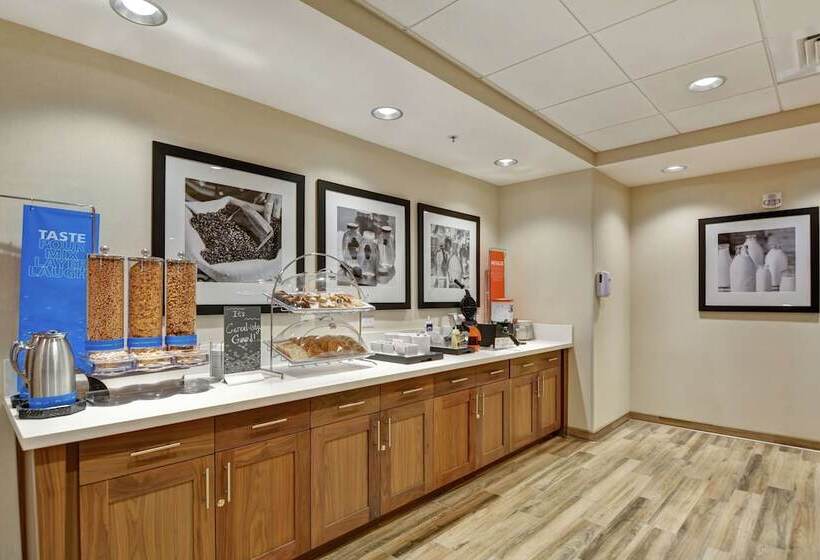 Отель Hampton Inn & Suites Tucson Marana