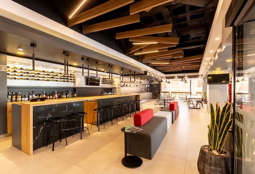 בית מלון כפרי Ibis Tijuana