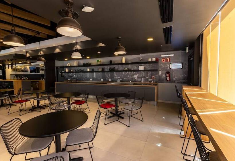 בית מלון כפרי Ibis Tijuana